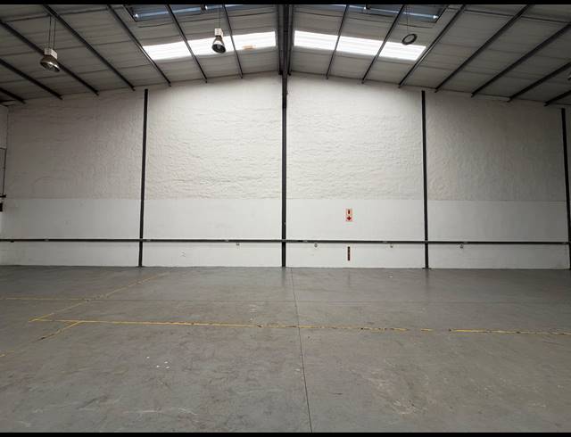 666M² WAREHOUSE TO LET IN HALFWAY HOUSE